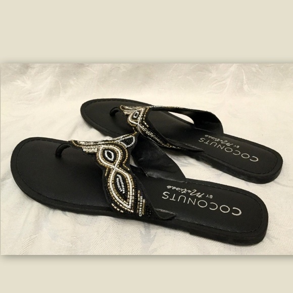 COCONUTS By Matisse Womens Size 10M Black Silver Beaded Flats Thongs Sandals - Picture 3 of 6